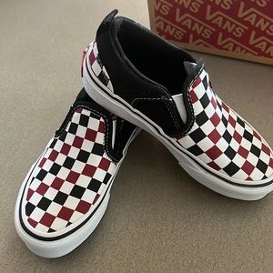 Black and Red checkered Vans for toddler boy!